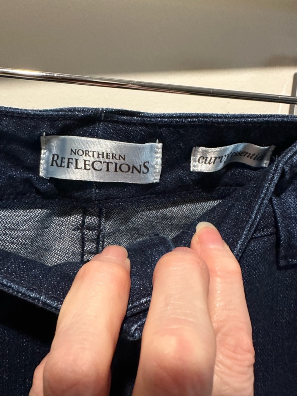 Northern Reflections Relaxed Jeans — Dark Wash Blue - Picture 2 of 8
